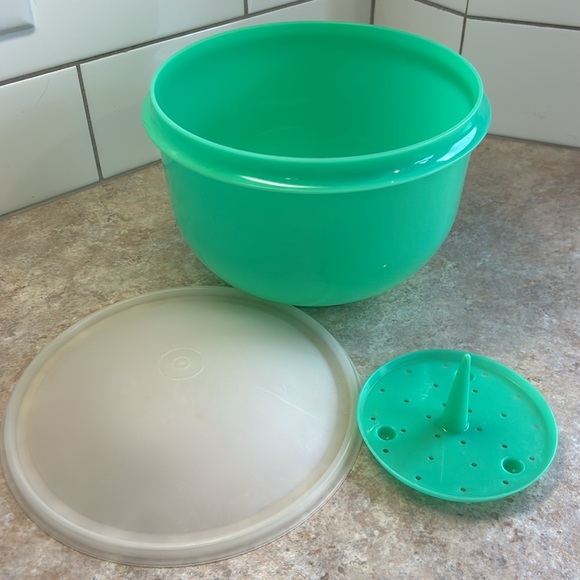 Tupperware Salad Keeper - Picture 2 of 6